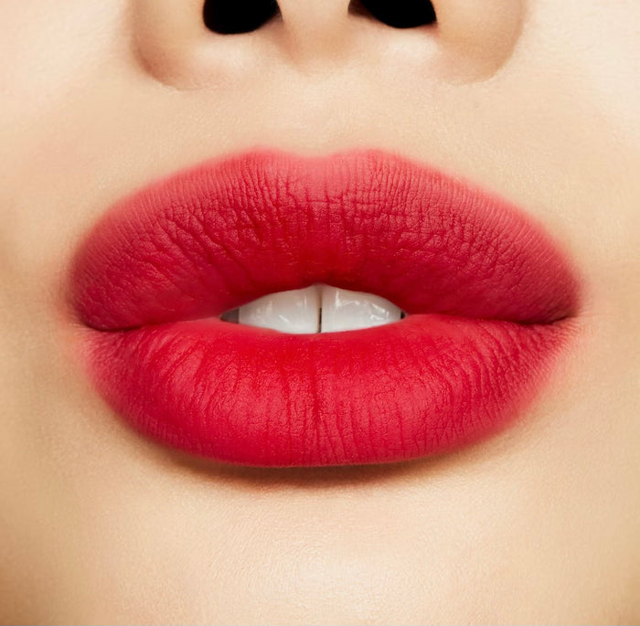MAC Powder Kiss Liquid Lipcolour  احمر الشفاه من ماك