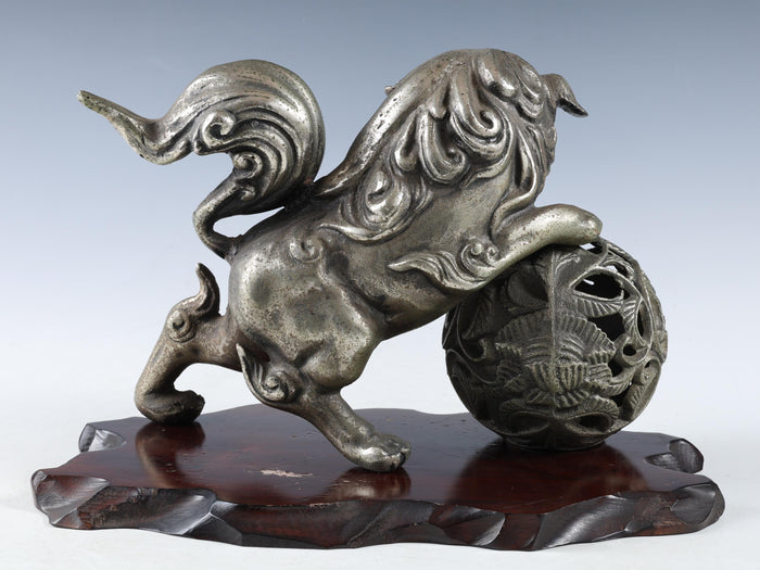 Beautiful Japanese Legendary Iron Figure Good Atmosphere Leo Komainu