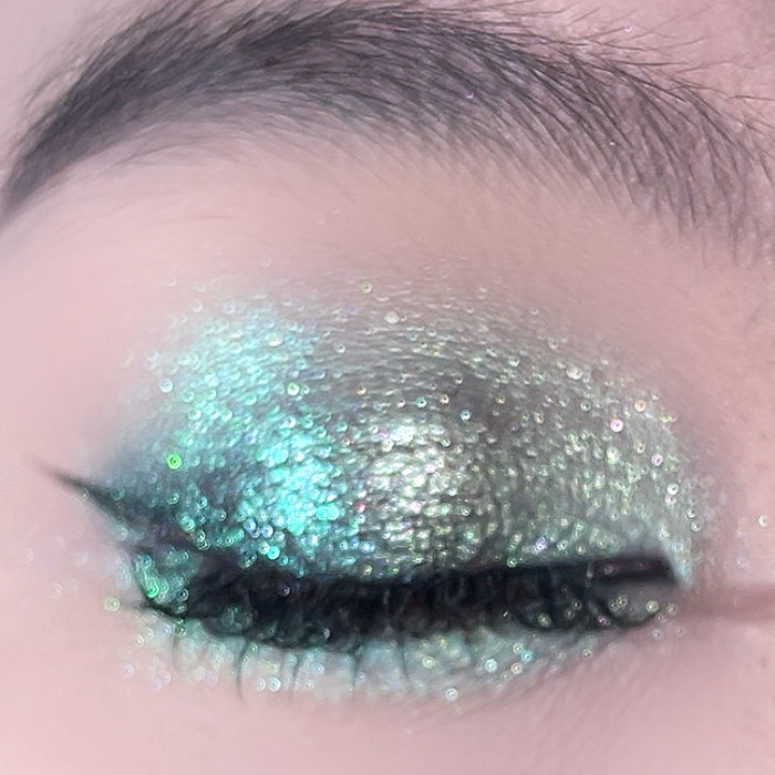 CHARMACY Pearlescent Chameleon Gradient Eyeshadow T3954