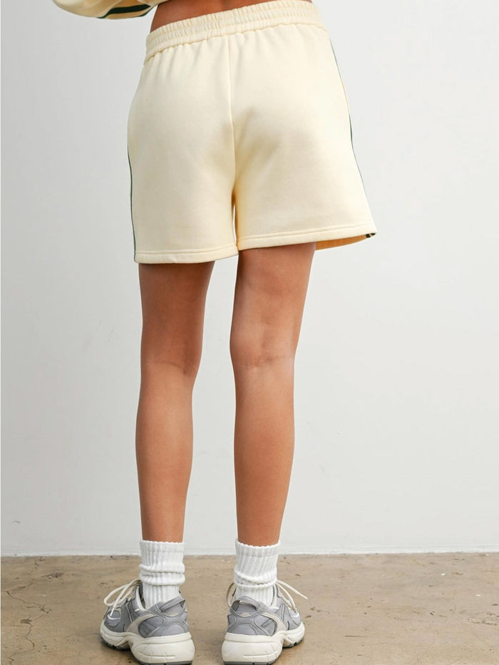 CONTRAST STRIPED DRAWSTRING SHORTS - GREEN SHORTS OAK CLOTHING CO.