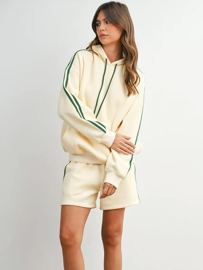 CONTRAST STRIPED DRAWSTRING SHORTS - GREEN SHORTS OAK CLOTHING CO.