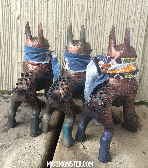 CRAGNOG- CAST ART TOY- METALLIC