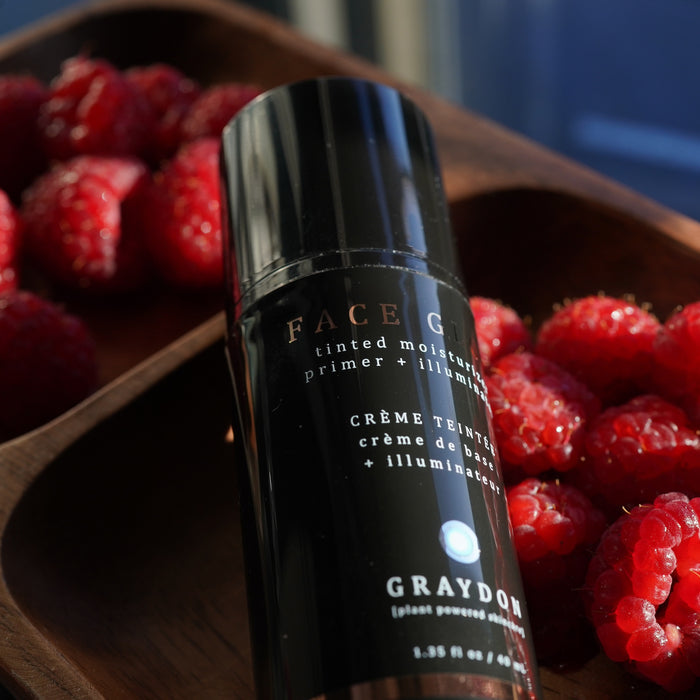 Graydon-Face Glow Tinted Moisturizing Primer-Makeup-GLOW-40lifestyle04-The Detox Market |