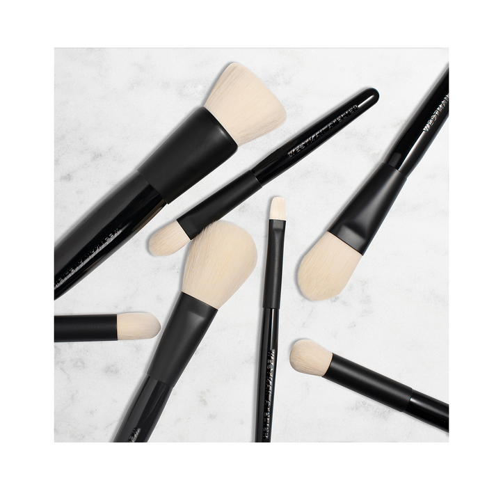 Image_of_multiple_Westman_Atelier_foundation_brushes