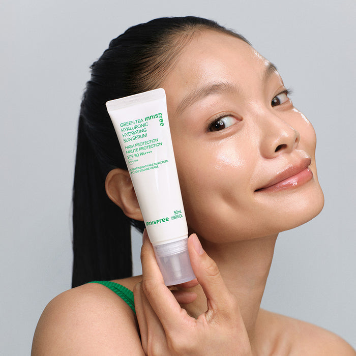 Green Tea Hyaluronic Hydrating Sun Serum SPF50 Sérum Solaire