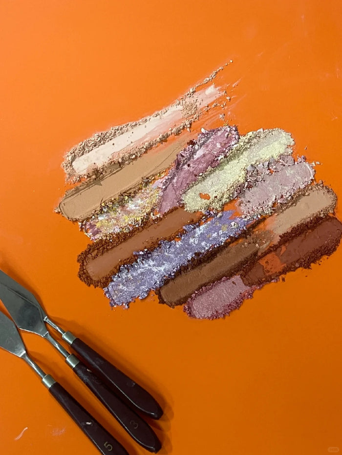 Heir Bloom In Dawn 18 Colors Eyeshadow Palette T4008