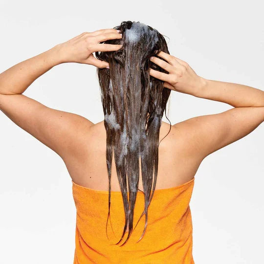 Milk_Shake Purifying Blend Shampoo model