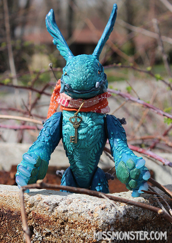 MONSTER COMPANION POSEABLE FIGURE- BLUE