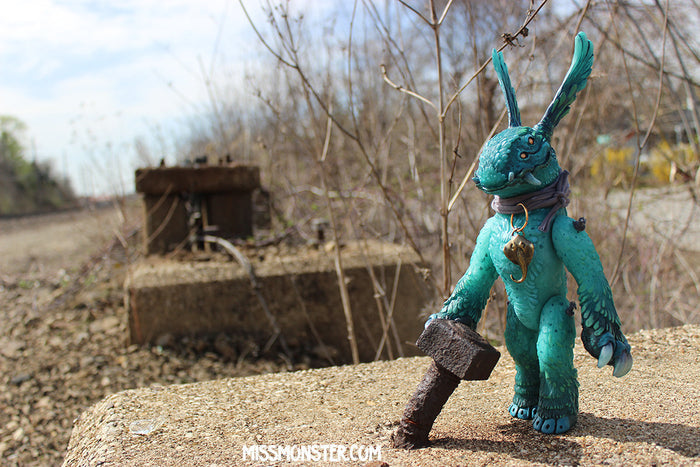 MONSTER COMPANION POSEABLE FIGURE- BLUE