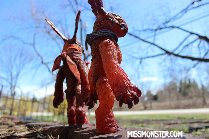 MONSTER COMPANION POSEABLE FIGURE