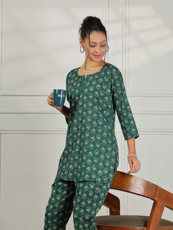 Cozy Lightweight Pine Green Cotton Pajama Set for Women