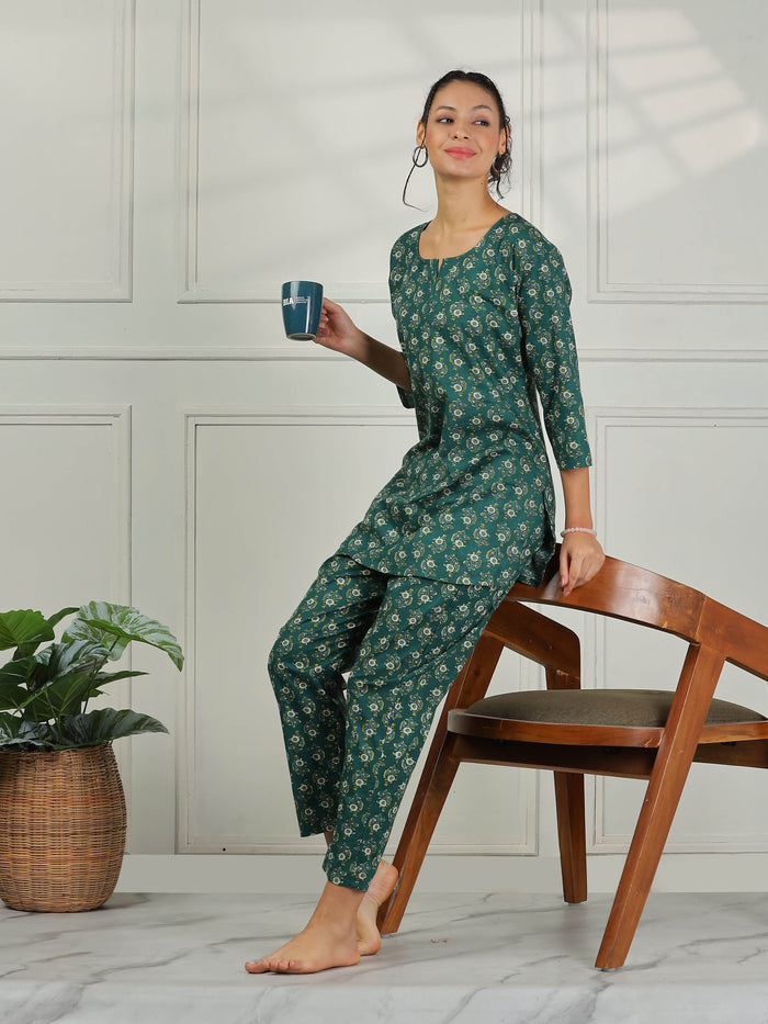 Cozy Lightweight Pine Green Cotton Pajama Set for Women