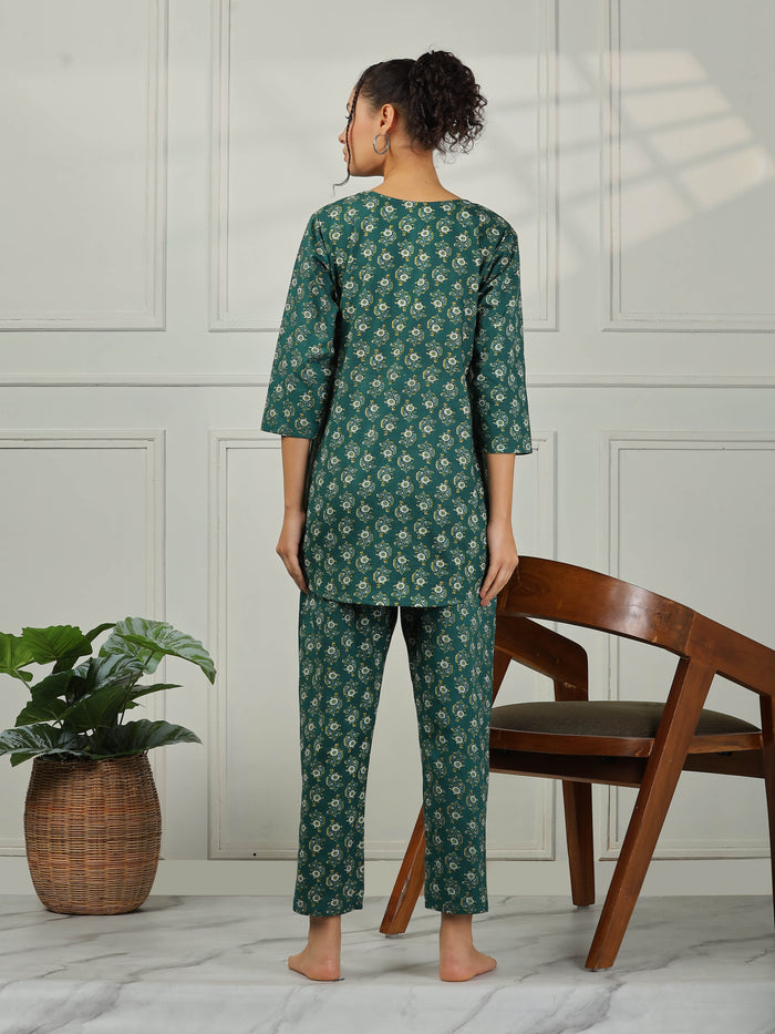 Cozy Lightweight Pine Green Cotton Pajama Set for Women