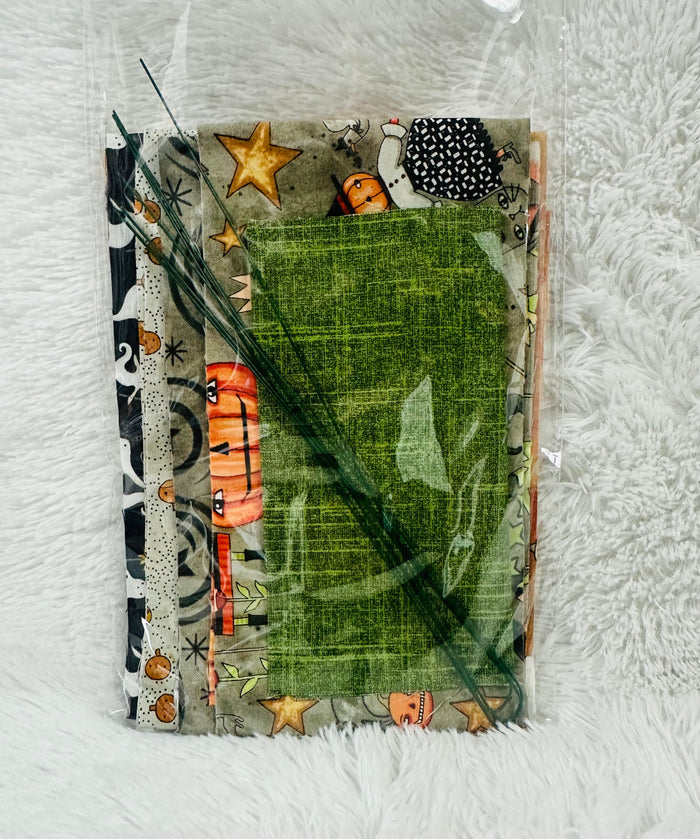 Pumpkin Pizazz Curated Fabric Kit- Using Riley Blake Spooky Fabric Collection