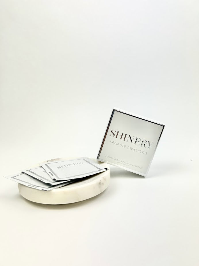Shinery Radiance Towelettes Bath & Body in  at Wrapsody