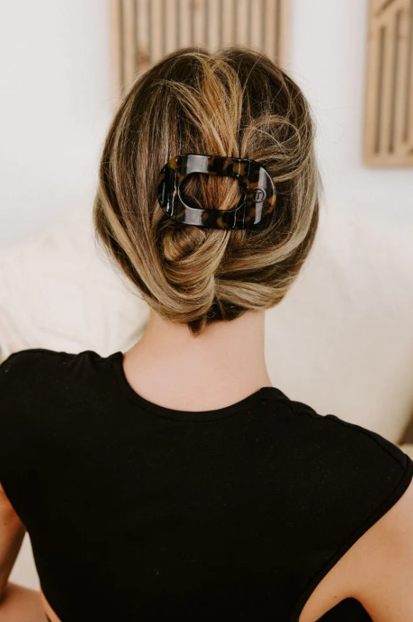 Teleties Flat Clip Round Small - Tortoise Hair Accessories in at Wrapsody