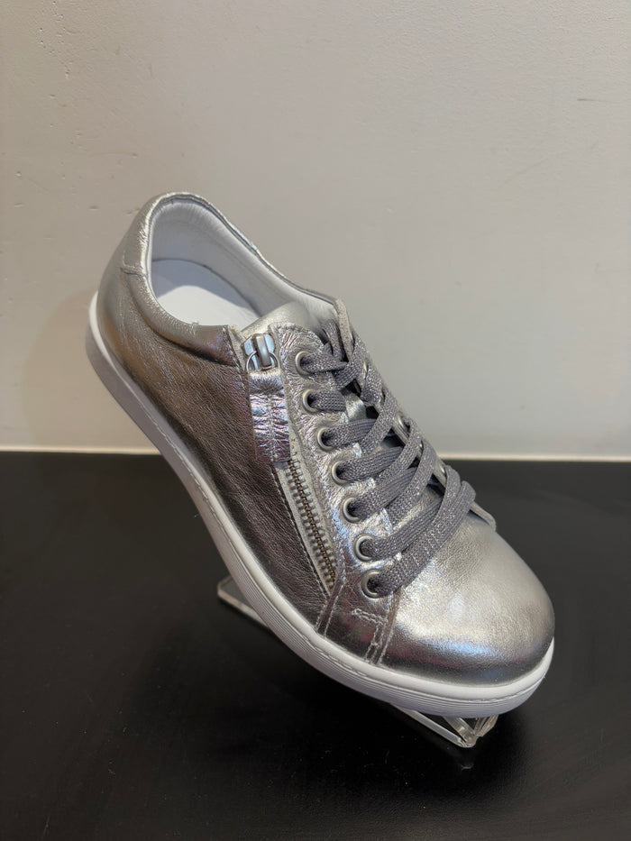 Token Sneakers Silver