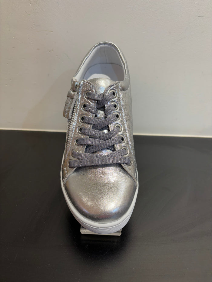 Token Sneakers Silver