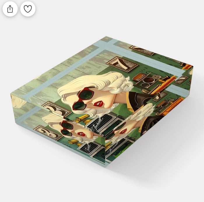 tool-timer-blonde-Paperweight-square-side-view