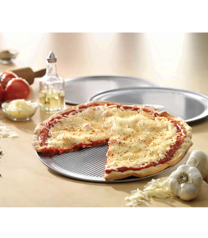14" Pizza Pan made in the USA